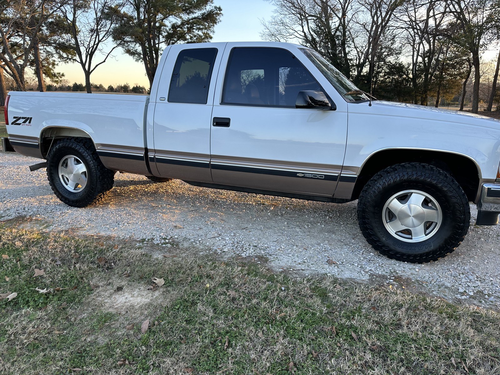 1998 Chevy Z71 extended cab pickup, side view